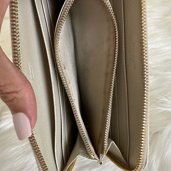 Auth Prada Wallet EUC - Picture 16 of 17